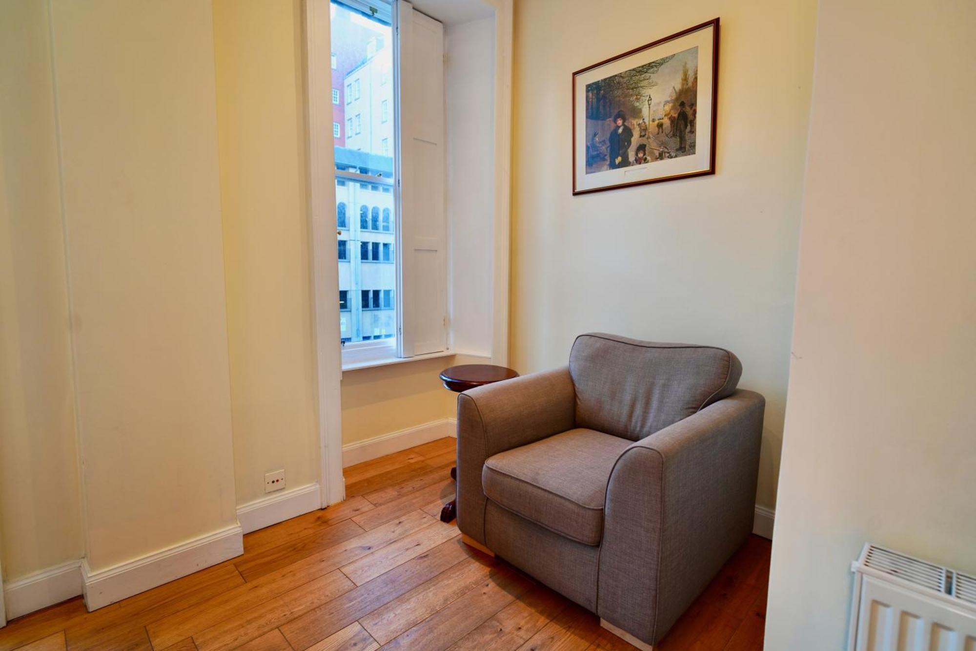 Spacious 2 Bed Next To Royal Mile & Waverley * Édimbourg